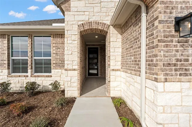 $439,900 | 541 Mitchell Boulevard, Weatherford, TX 76087