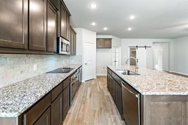 $439,900 | 541 Mitchell Boulevard, Weatherford, TX 76087