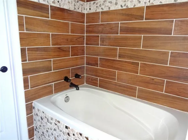 $128,500 | 1600 Marseille Drive, Unit 31, Laplace, LA 70068