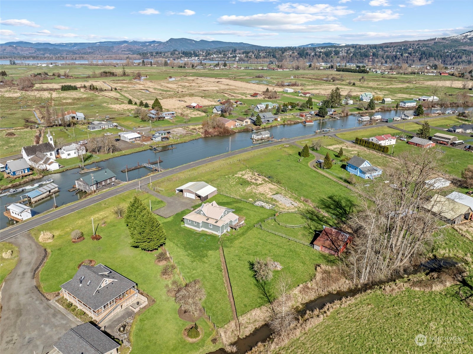 203 South Welcome Slough Road Cathlamet, WA 98612 - Photo 4 of 40 Gallery Image 4