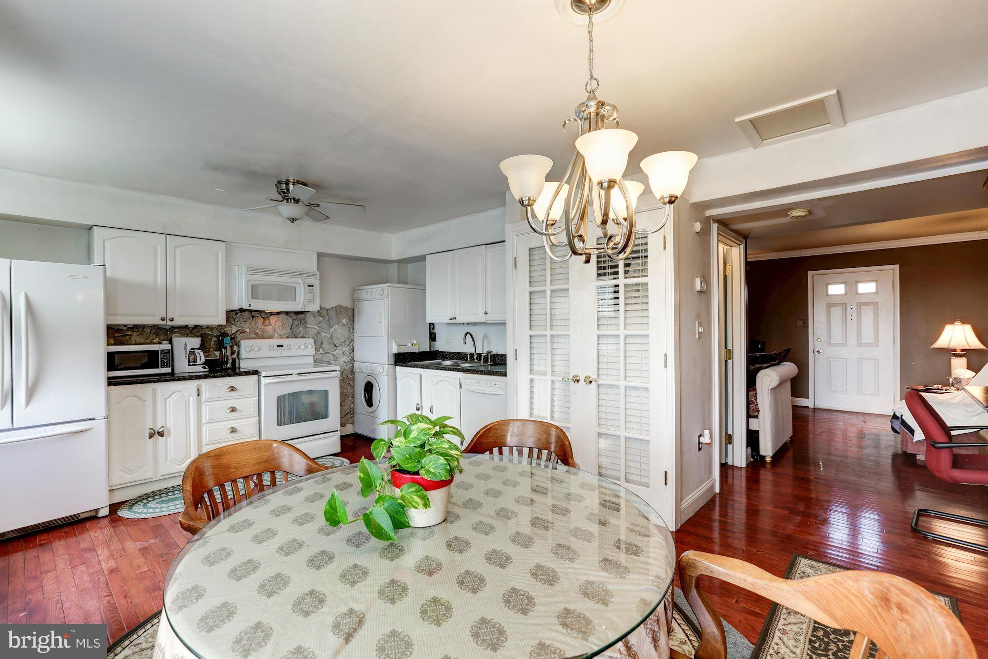 13 Laurence Brooke Road Catonsville, MD 21228 - Photo 7 of 25 Kitchen
