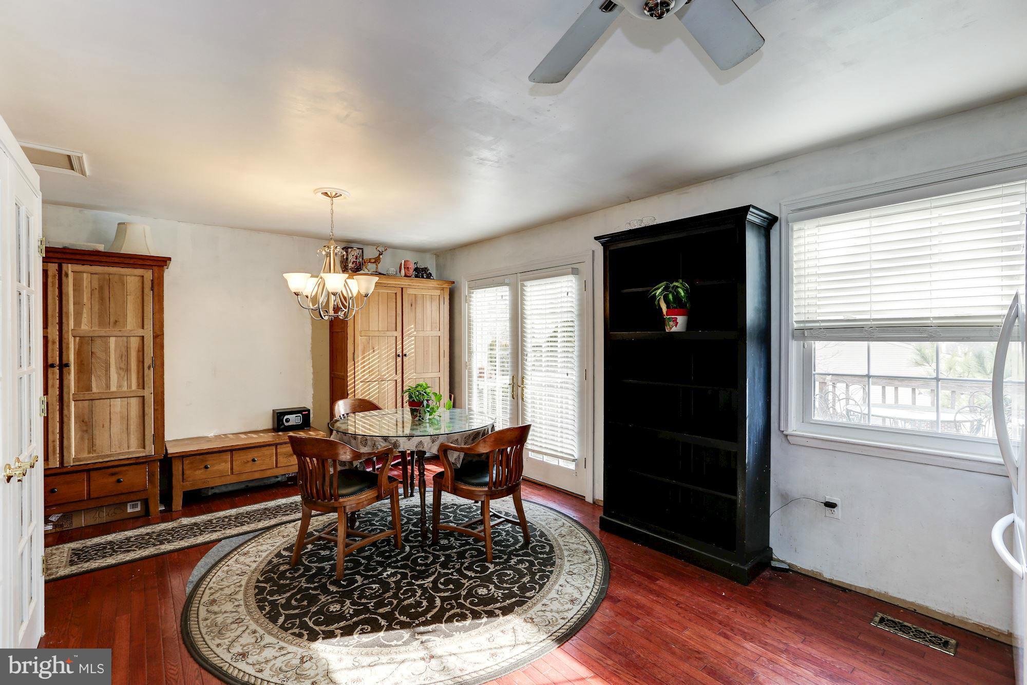 13 Laurence Brooke Road Catonsville, MD 21228 - Photo 10 of 25 Breakfast Area