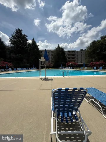 a view of a tennis court