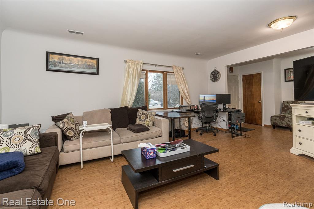4165 Crooks Road Troy, MI 48098 - Photo 13 of 28 Gallery Image 13