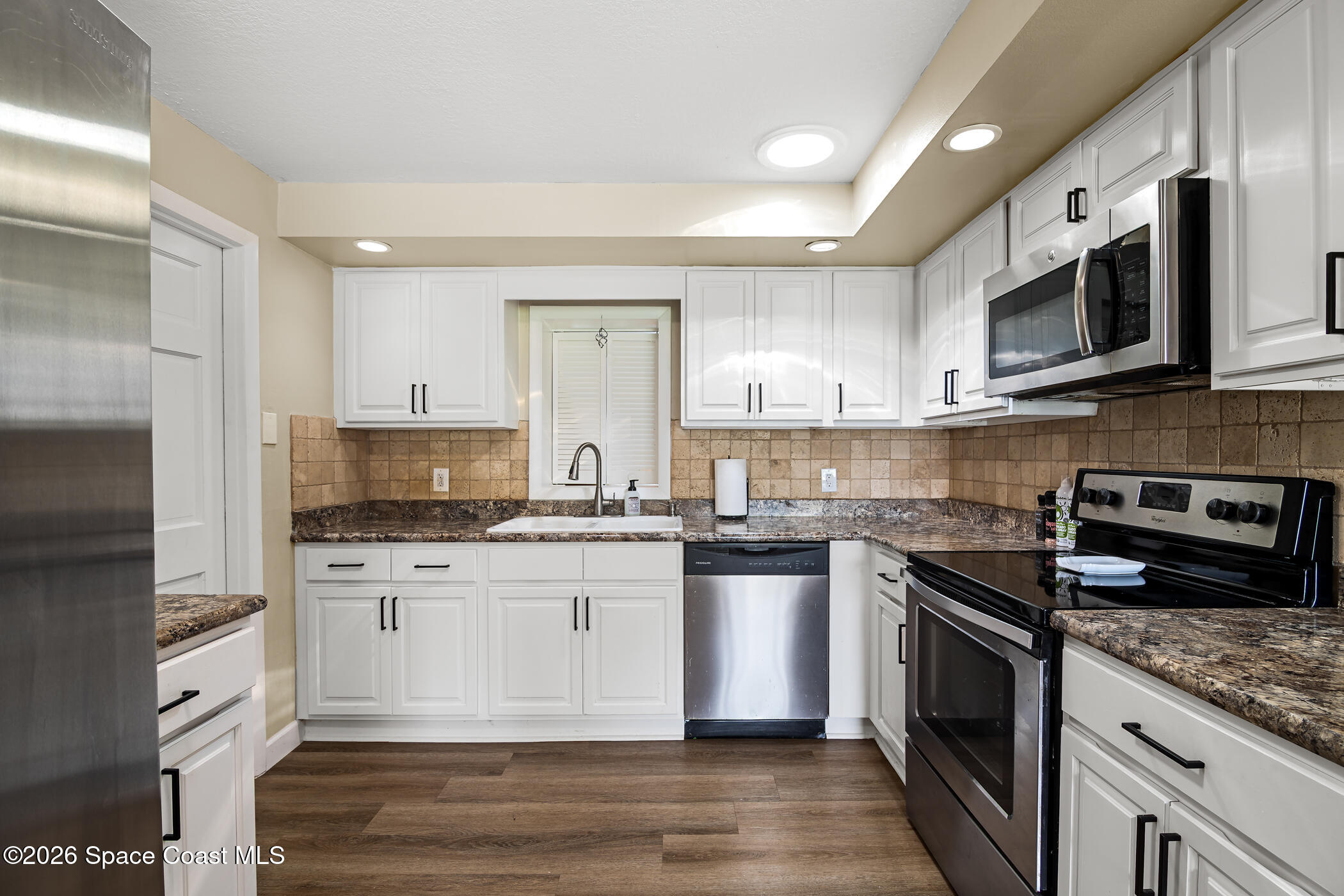 2919 Colchester Road Cocoa, FL 32926 - Photo 5 of 27 Kitchen With Stainless Appliances