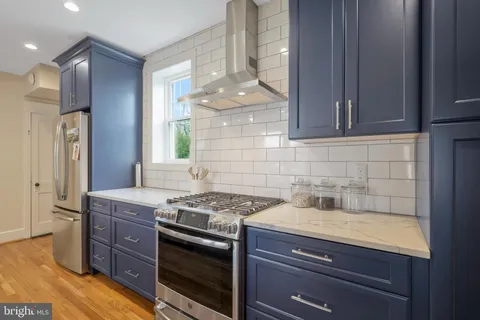 $950,000 | 1943 North Cleveland Street, Arlington, VA 22201
