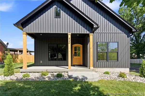$369,000 | 420 East Charlestown Avenue, Jeffersonville, IN 47130