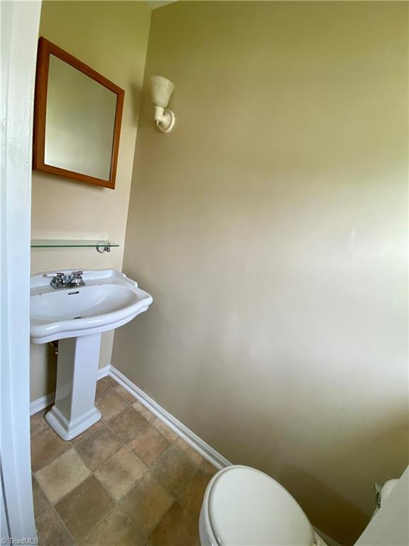 4242 Briarcliff Road Thomasville, NC 27360 - Photo 14 of 24 Gallery Image 14