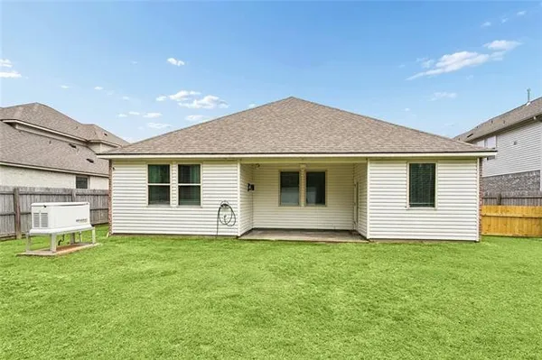$2,200 | 24228 Water Tupelo Road, Ponchatoula, LA 70454