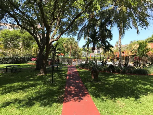 $2,200 | 13120 Southwest 92nd Avenue, Unit B120, Miami, FL 33176