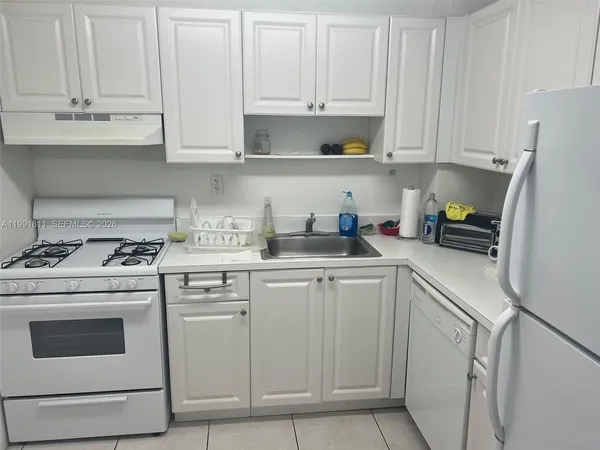 $2,200 | 13120 Southwest 92nd Avenue, Unit B120, Miami, FL 33176