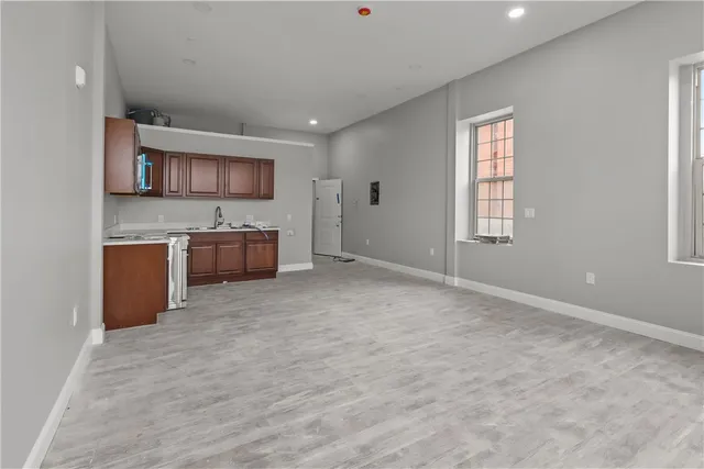 $2,000 | 387 Broad Street, Unit 3, Central Falls, RI 02863