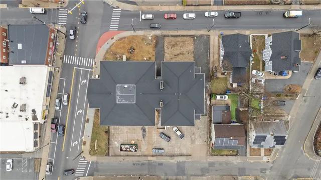 $2,000 | 387 Broad Street, Unit 3, Central Falls, RI 02863