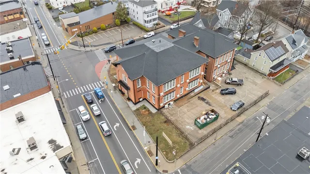 $2,000 | 387 Broad Street, Unit 3, Central Falls, RI 02863