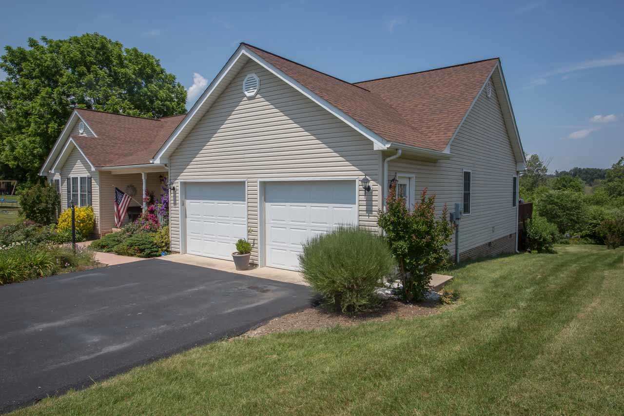 92 Ashley Road Stuarts Draft, VA 24477 - Photo 3 of 27 Gallery Image 3