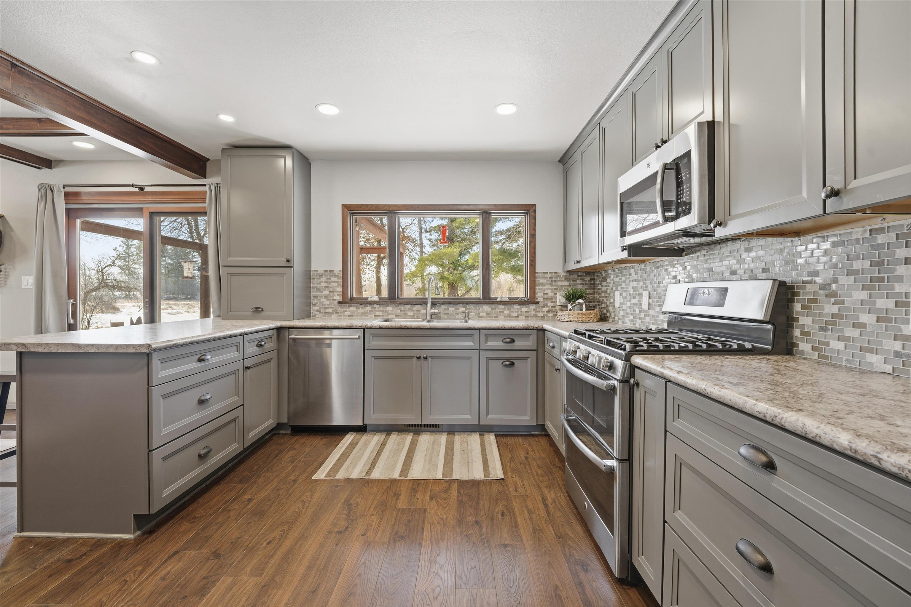 E5245 Haire Road Weyauwega, WI 54983 - Photo 10 of 41