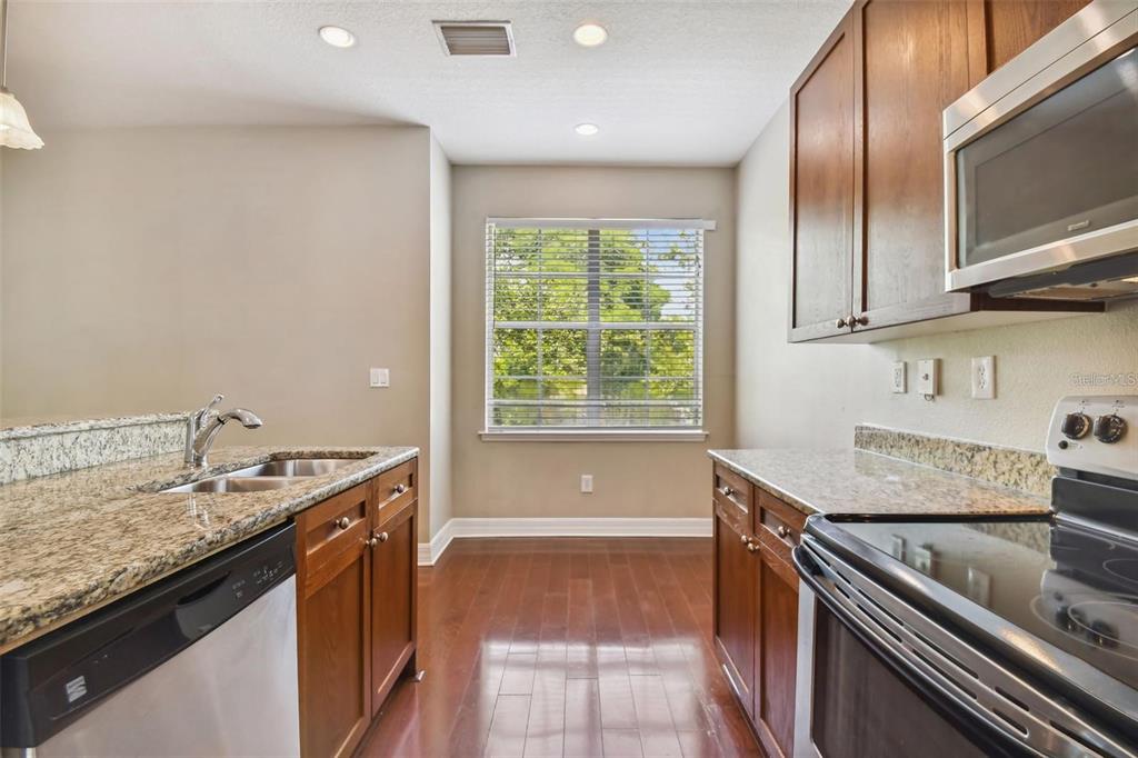 4503 Bay Spring Court Tampa, FL 33611 - Photo 10 of 45