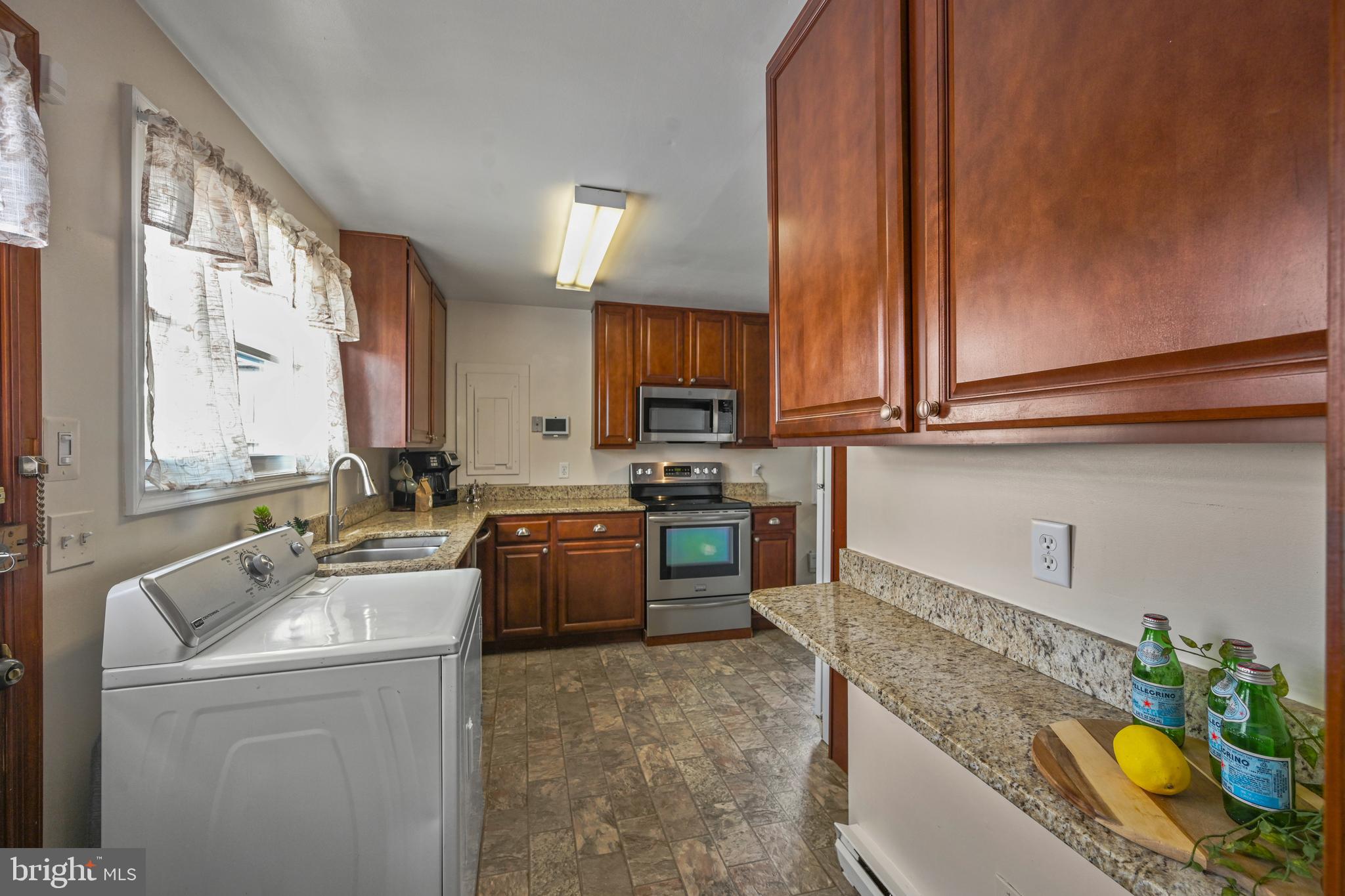 1027 Upton Road Glen Burnie, MD 21060 - Photo 21 of 38 Kitchen