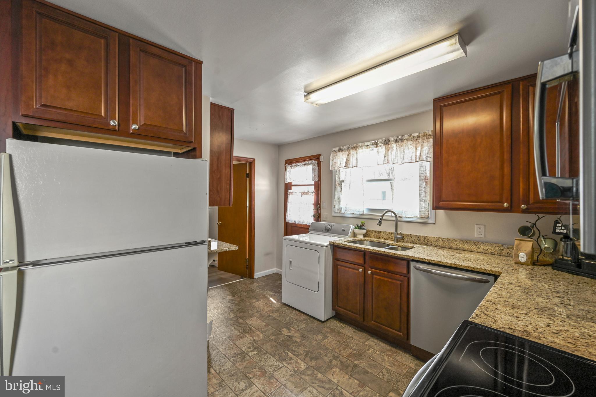 1027 Upton Road Glen Burnie, MD 21060 - Photo 22 of 38 Kitchen