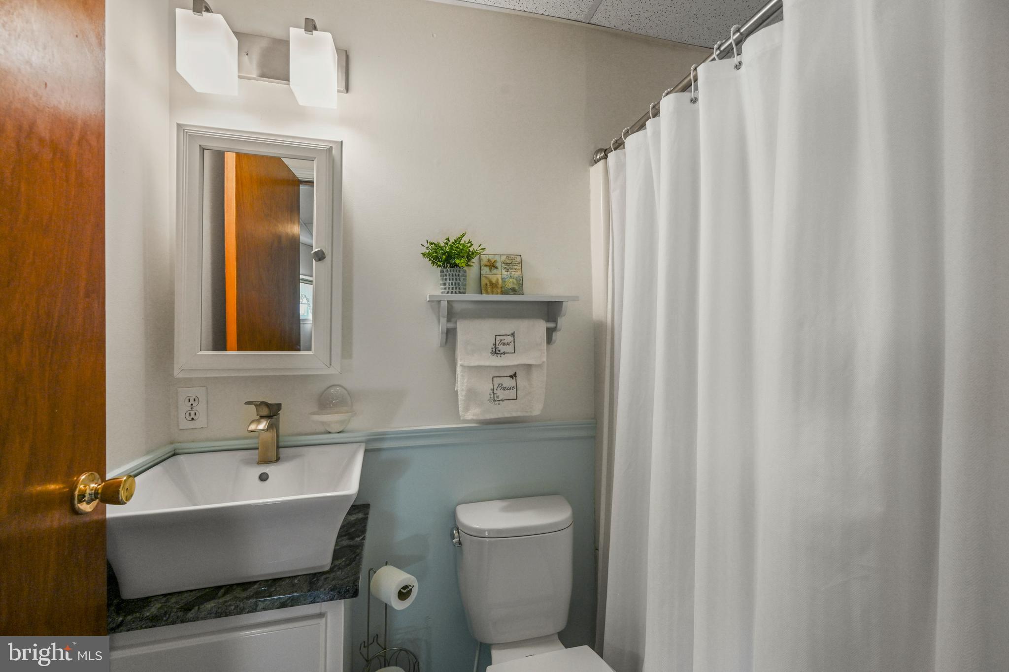 1027 Upton Road Glen Burnie, MD 21060 - Photo 27 of 38 Primary Bath