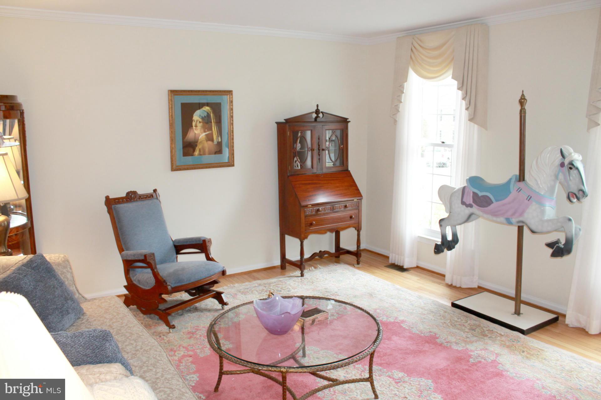 749 Ridge Drive McLean, VA 22101 - Photo 2 of 28 Living Room