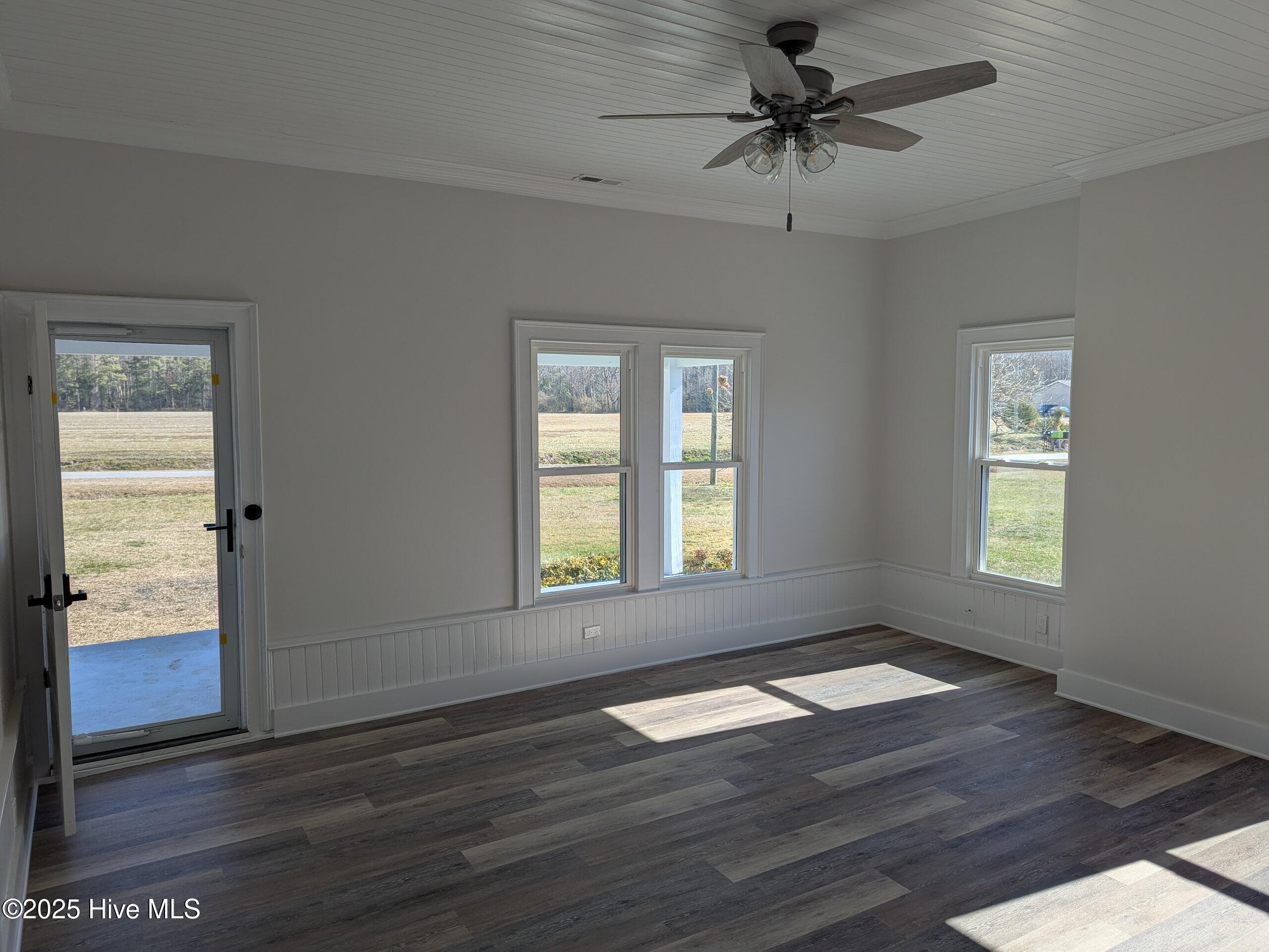 296 Hazelton Road Gates, NC 27937 - Photo 6 of 38 Living Room