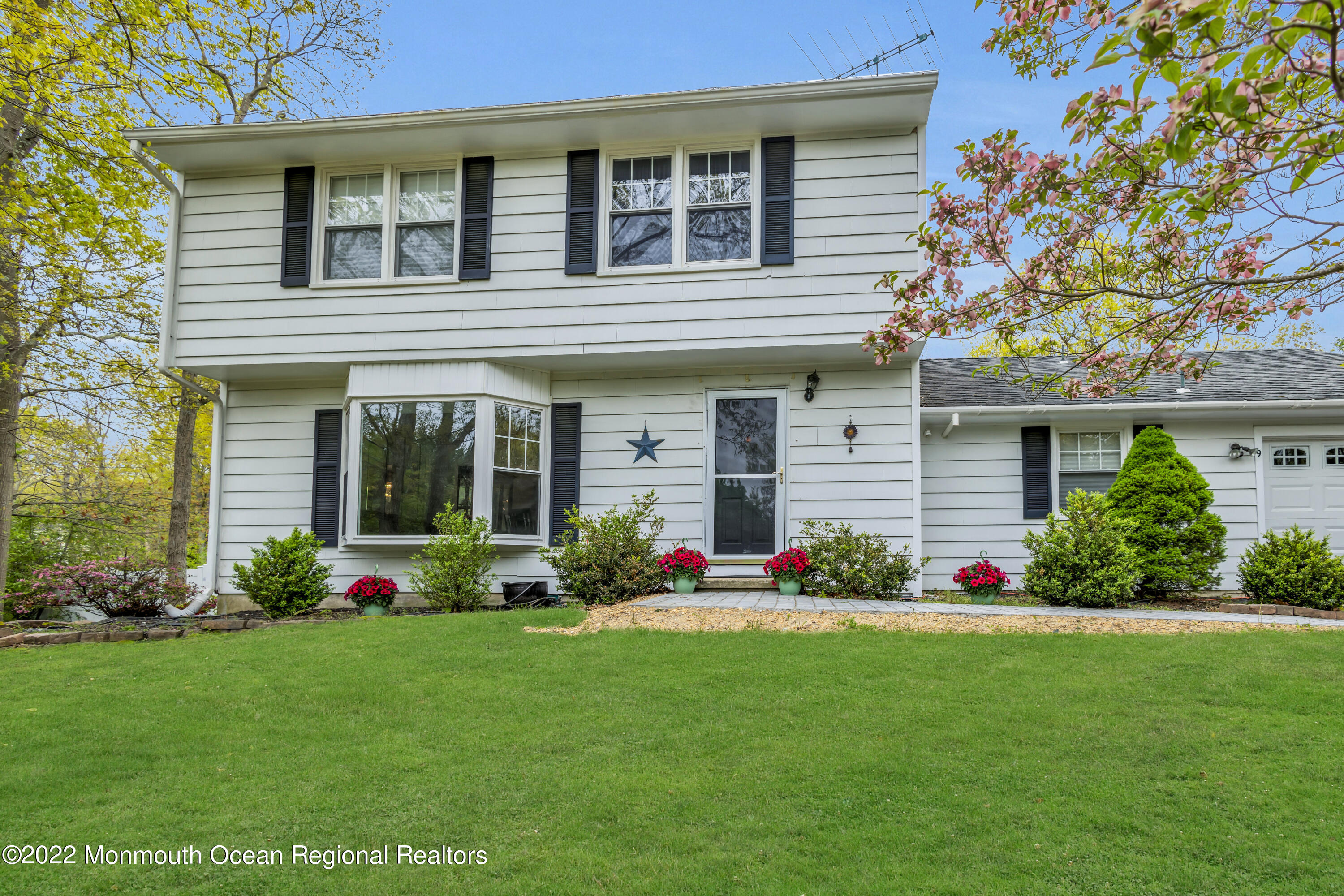 9 Buxton Road Jackson, NJ 08527 - Photo 2 of 25 007_9_buxton_rd_jackson_nj_08527_018