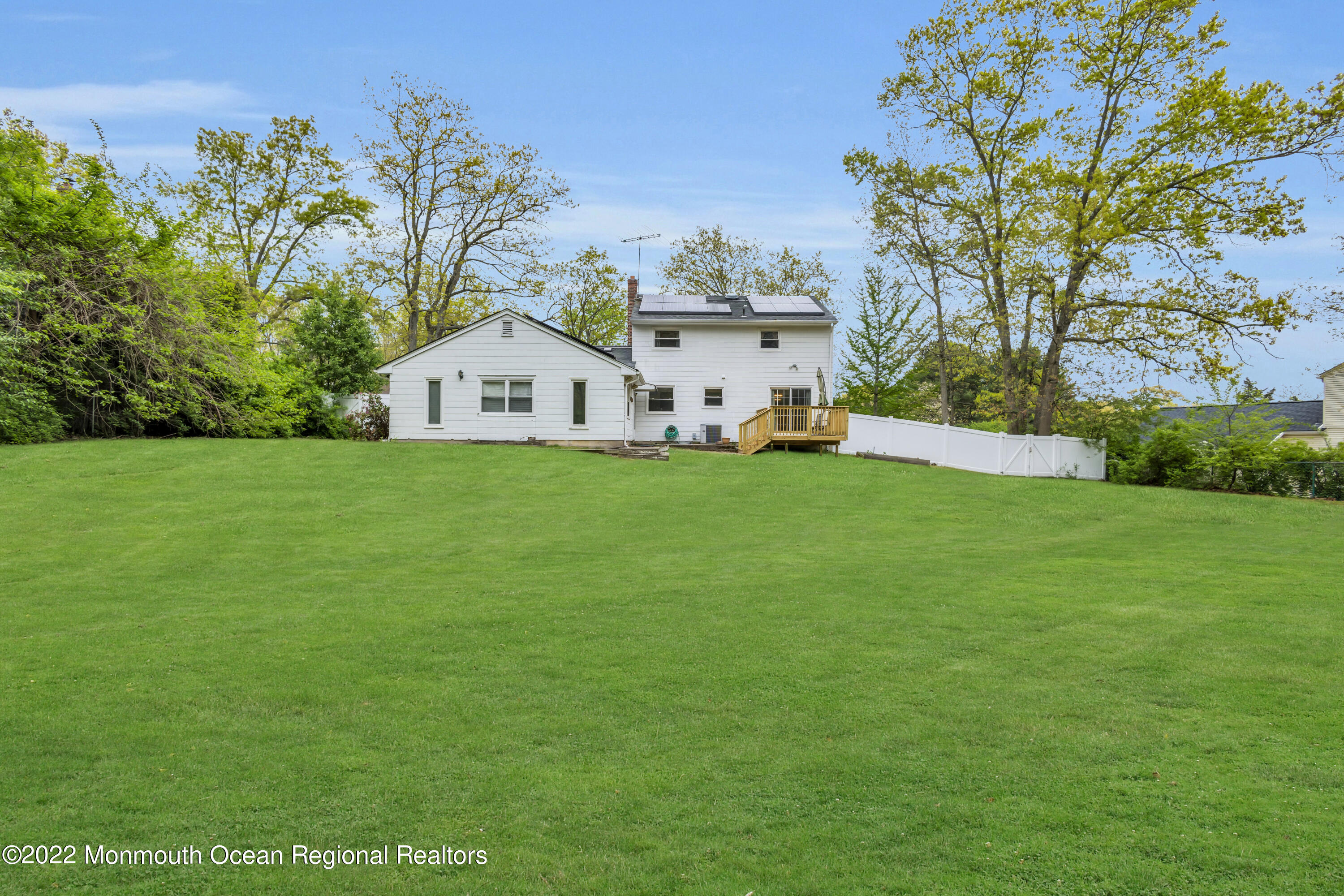 9 Buxton Road Jackson, NJ 08527 - Photo 24 of 25 040_9_buxton_rd_jackson_nj_08527_033