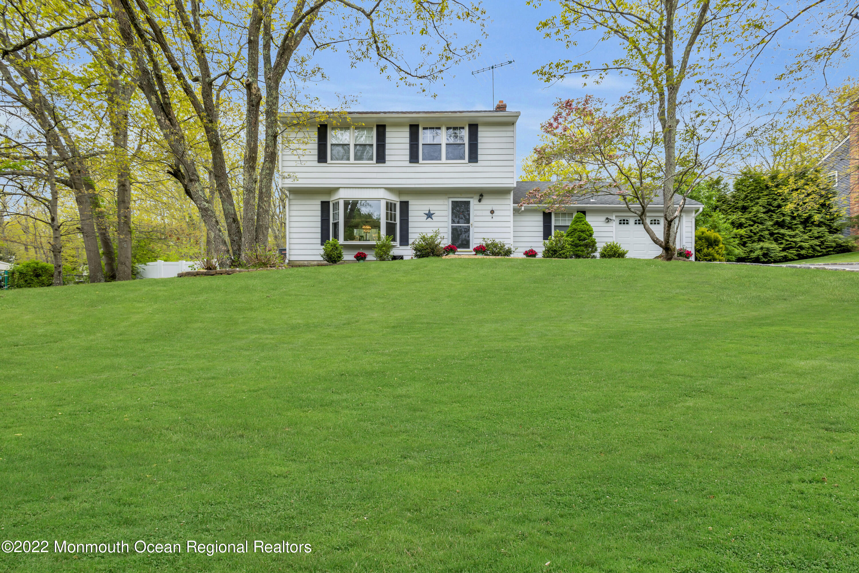 9 Buxton Road Jackson, NJ 08527 - Photo 4 of 25 004_9_buxton_rd_jackson_nj_08527_008