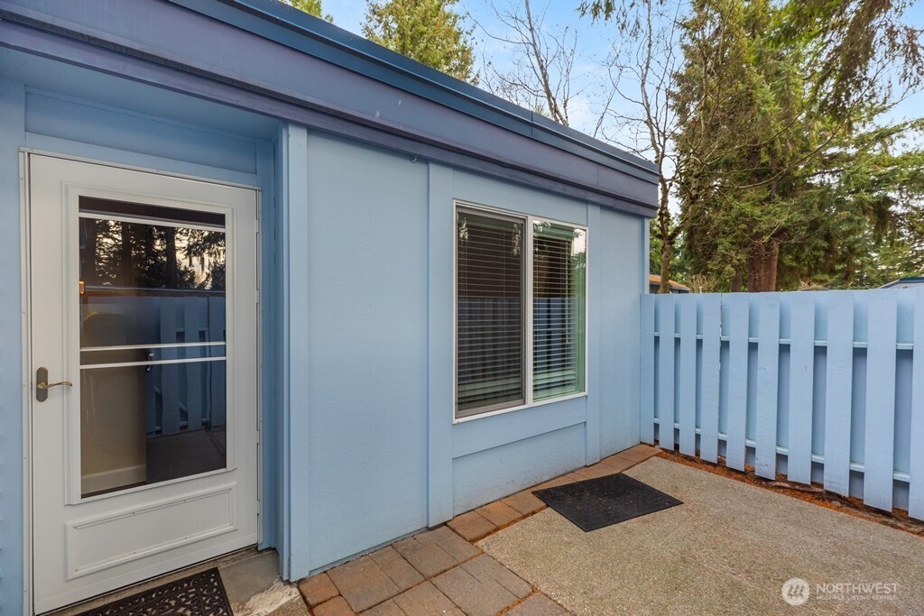 4300 Northeast Sunset Boulevard, Unit D1 Renton, WA 98059 - Photo 2 of 28 Gallery Image 2