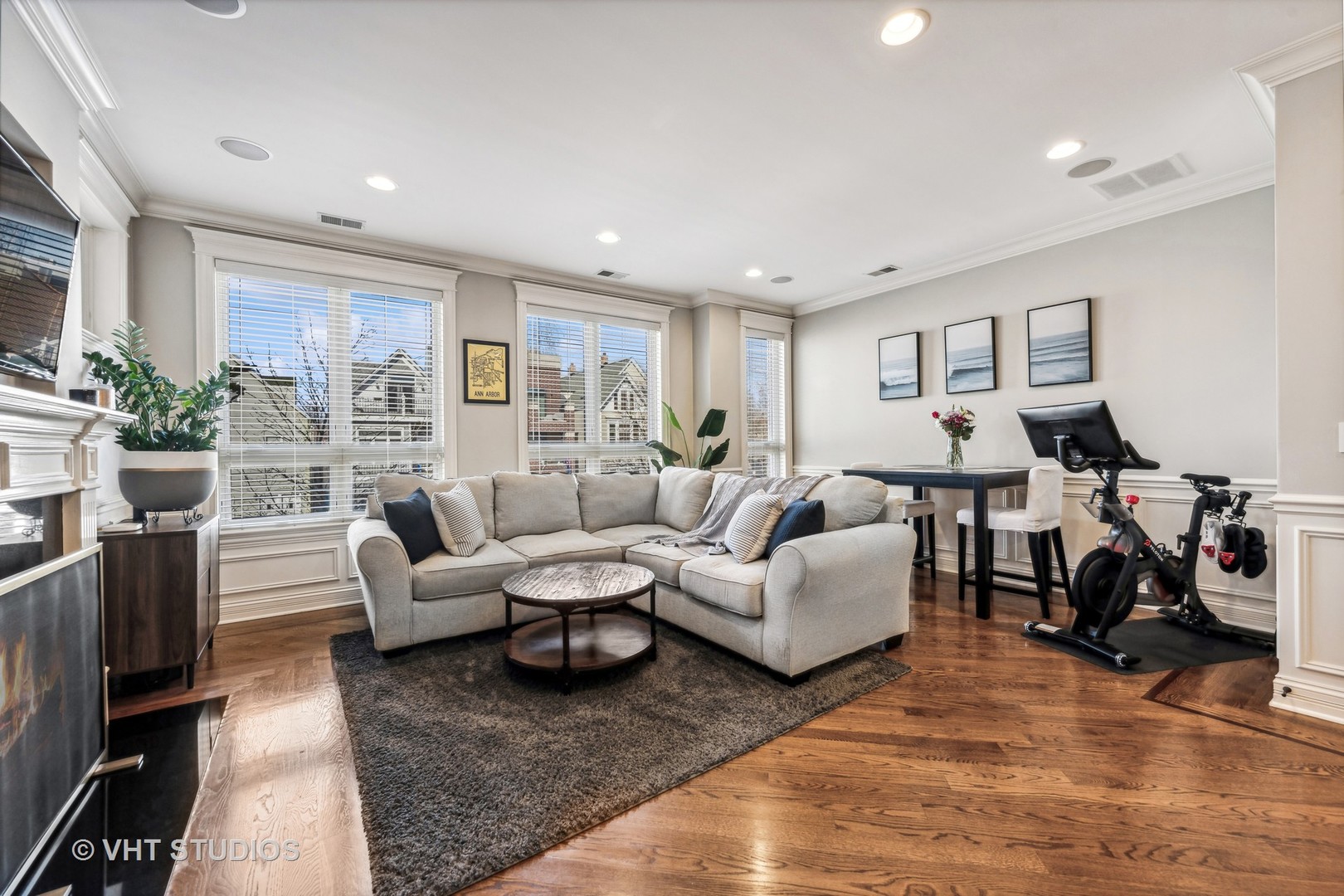 3219 North Racine Avenue, Unit 2S Chicago, IL 60657 - Photo 4 of 16 Gallery Image 4