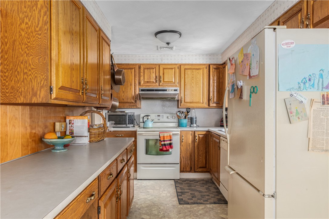 75 Liverpool Street Warwick, RI 02886 - Photo 8 of 30 Gallery Image 8