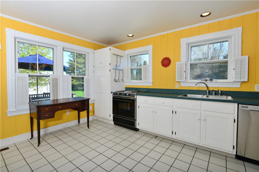 170 West Main Road Little Compton, RI 02837 - Photo 11 of 40