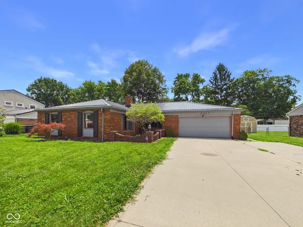 $260,000 | 1727 Oakwood Drive, Anderson, IN 46011