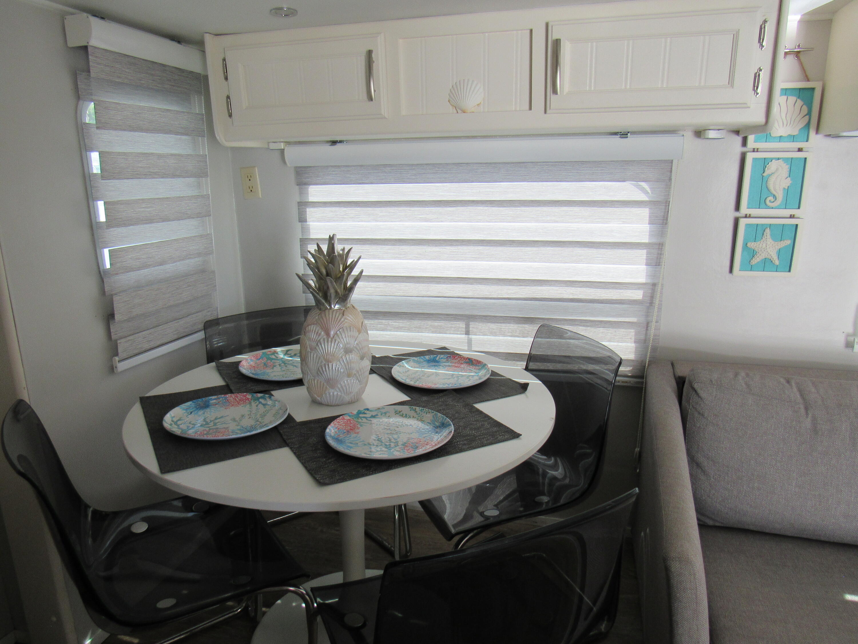 325 Calusa Street, Unit 15 Key Largo, FL 33037 - Photo 4 of 32 Dining