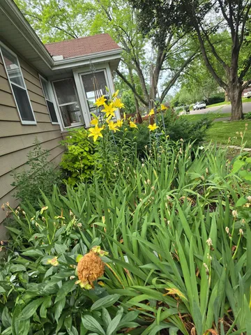 $335,000 | 8214 32nd Place North, Minneapolis, MN 55427