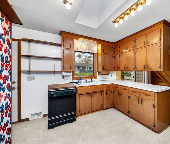 $335,000 | 8214 32nd Place North, Minneapolis, MN 55427