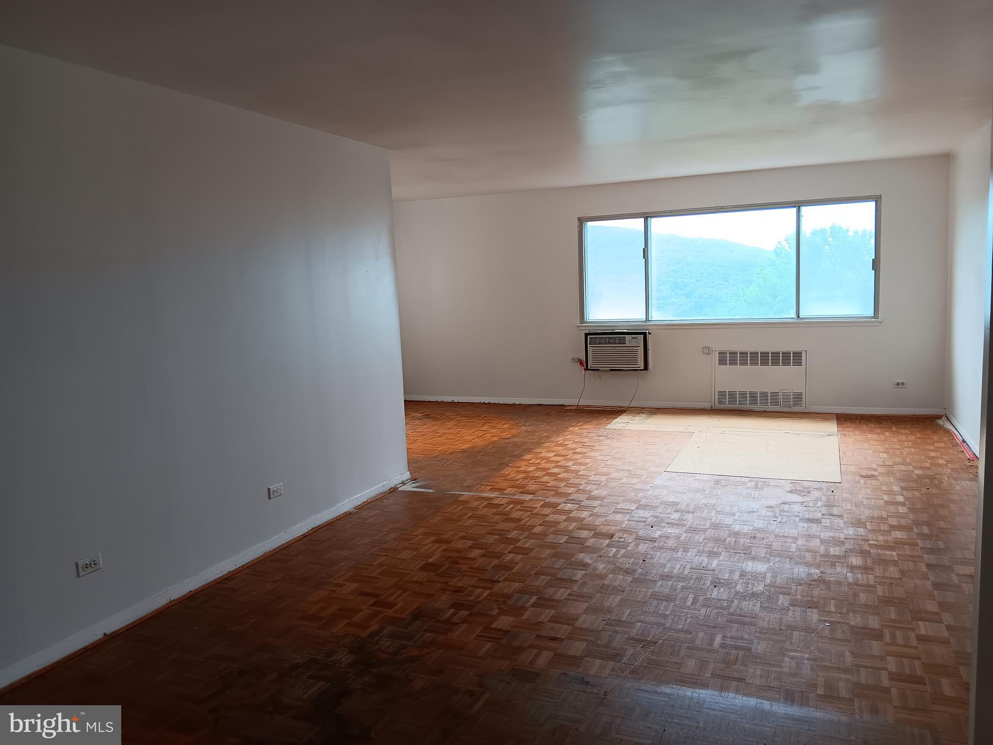 1517 Hill Road, Unit 6G Reading, PA 19602 - Photo 1 of 8 Living room