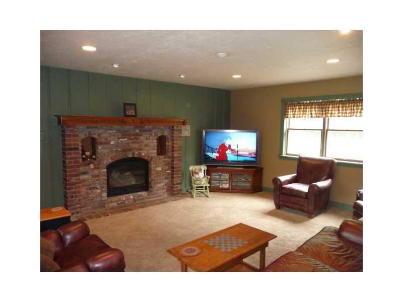 318 Chrisner Road Ligonier, PA 15658 - Photo 8 of 21 Family Room.