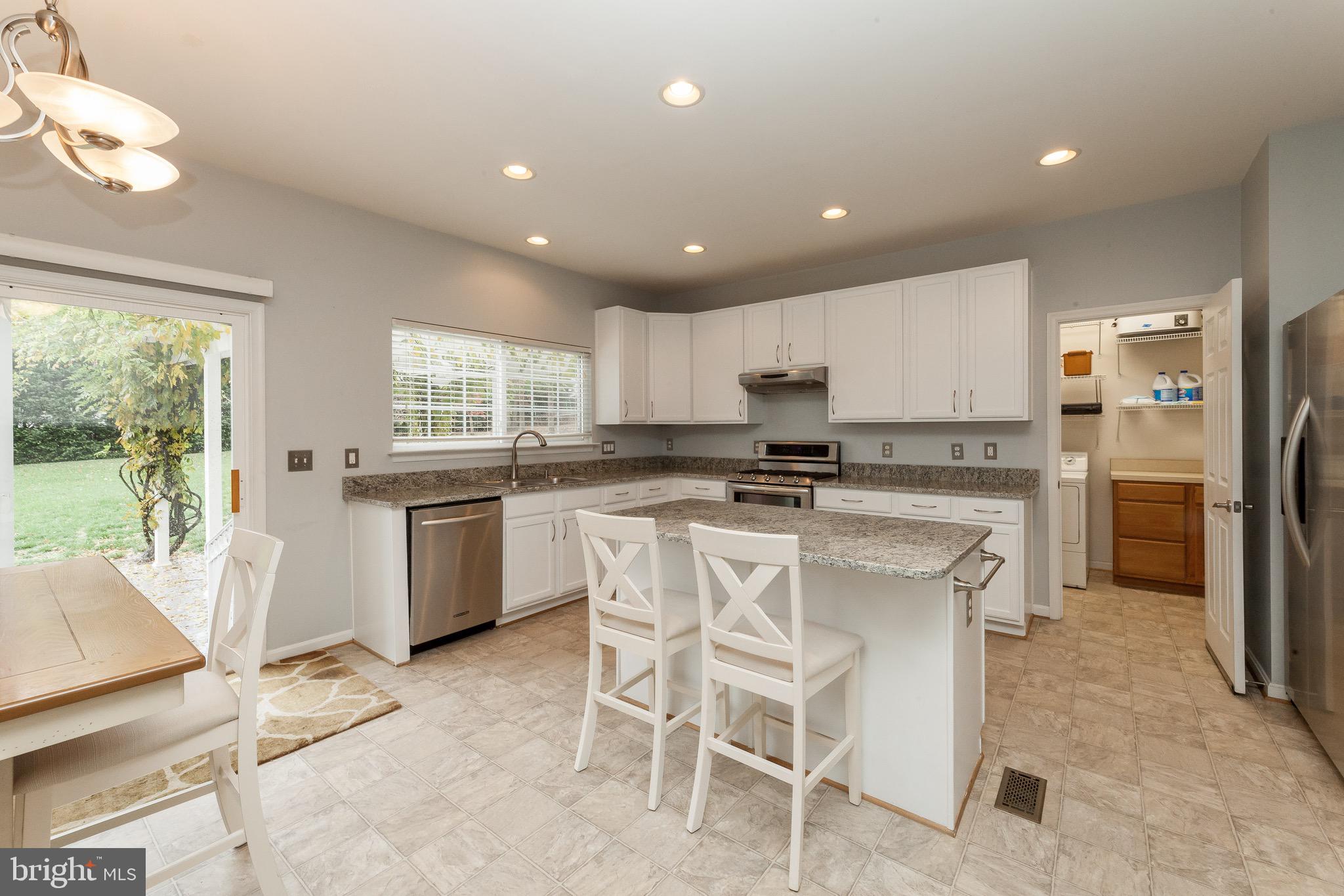 11104 Park Ridge Road Fredericksburg, VA 22408 - Photo 25 of 76 Huge Country Kitchen with new Granite Counters