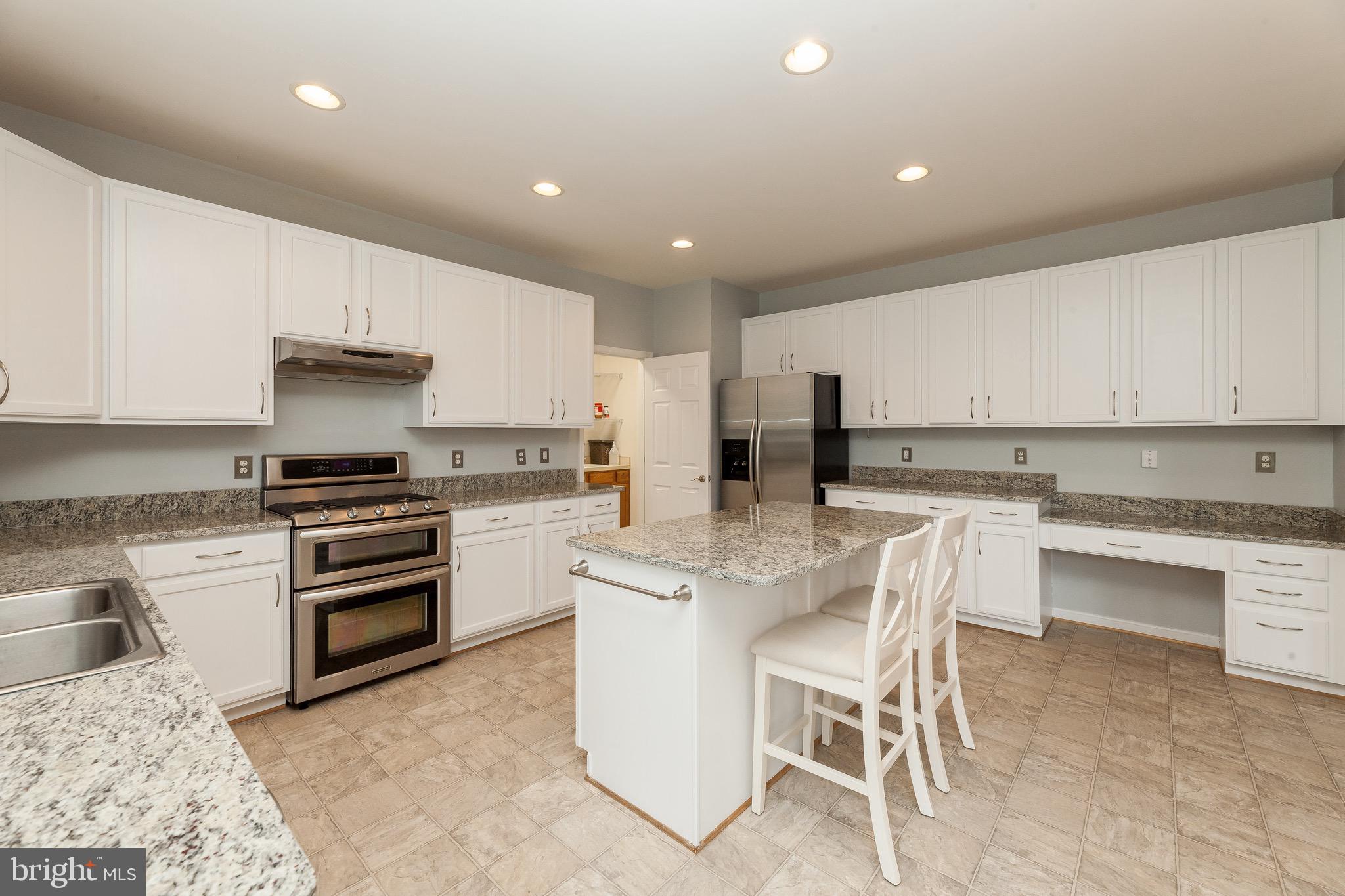 11104 Park Ridge Road Fredericksburg, VA 22408 - Photo 26 of 76 Huge Country Kitchen with new Granite Counters