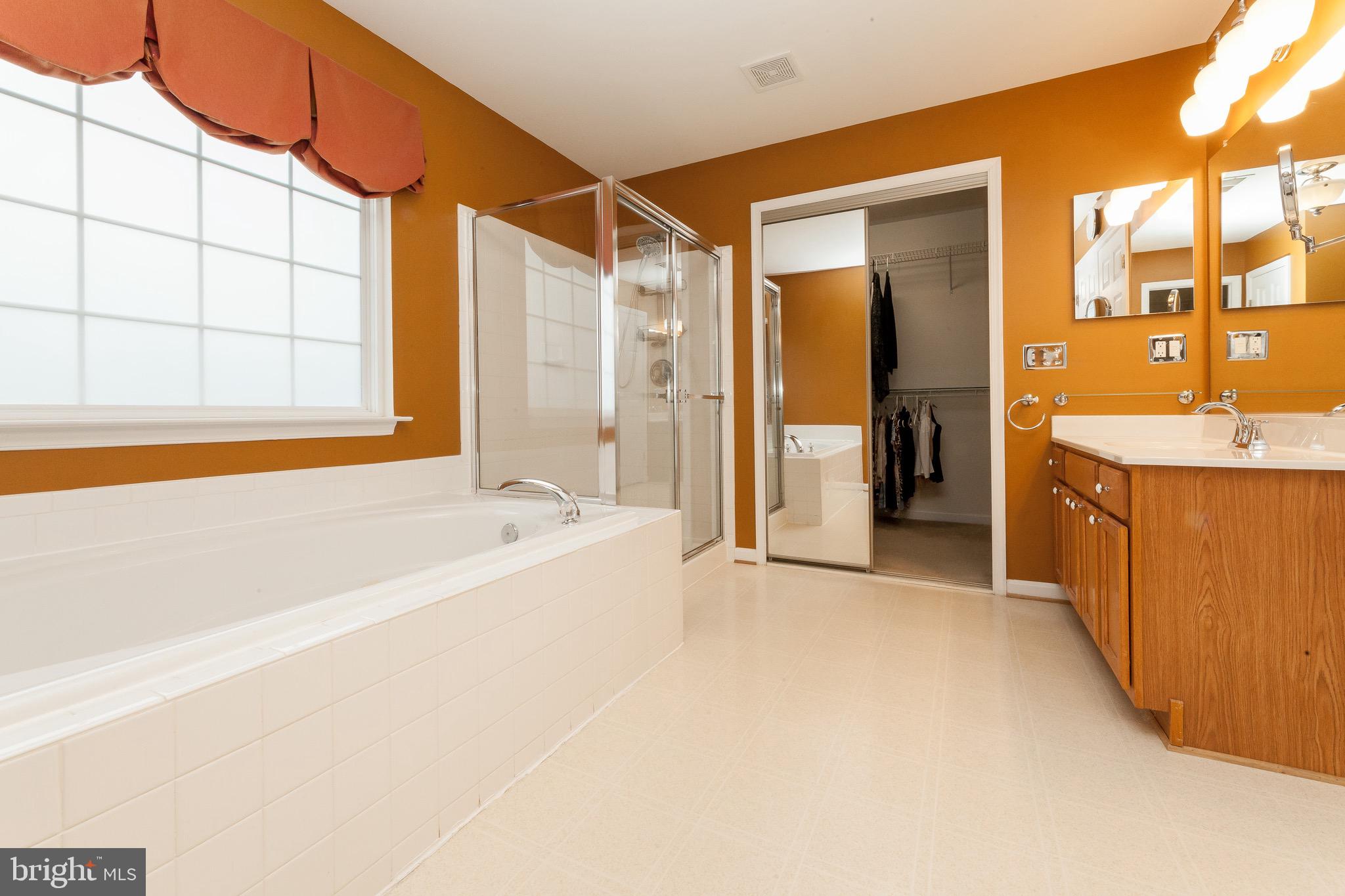 11104 Park Ridge Road Fredericksburg, VA 22408 - Photo 37 of 76 Soak your stress away