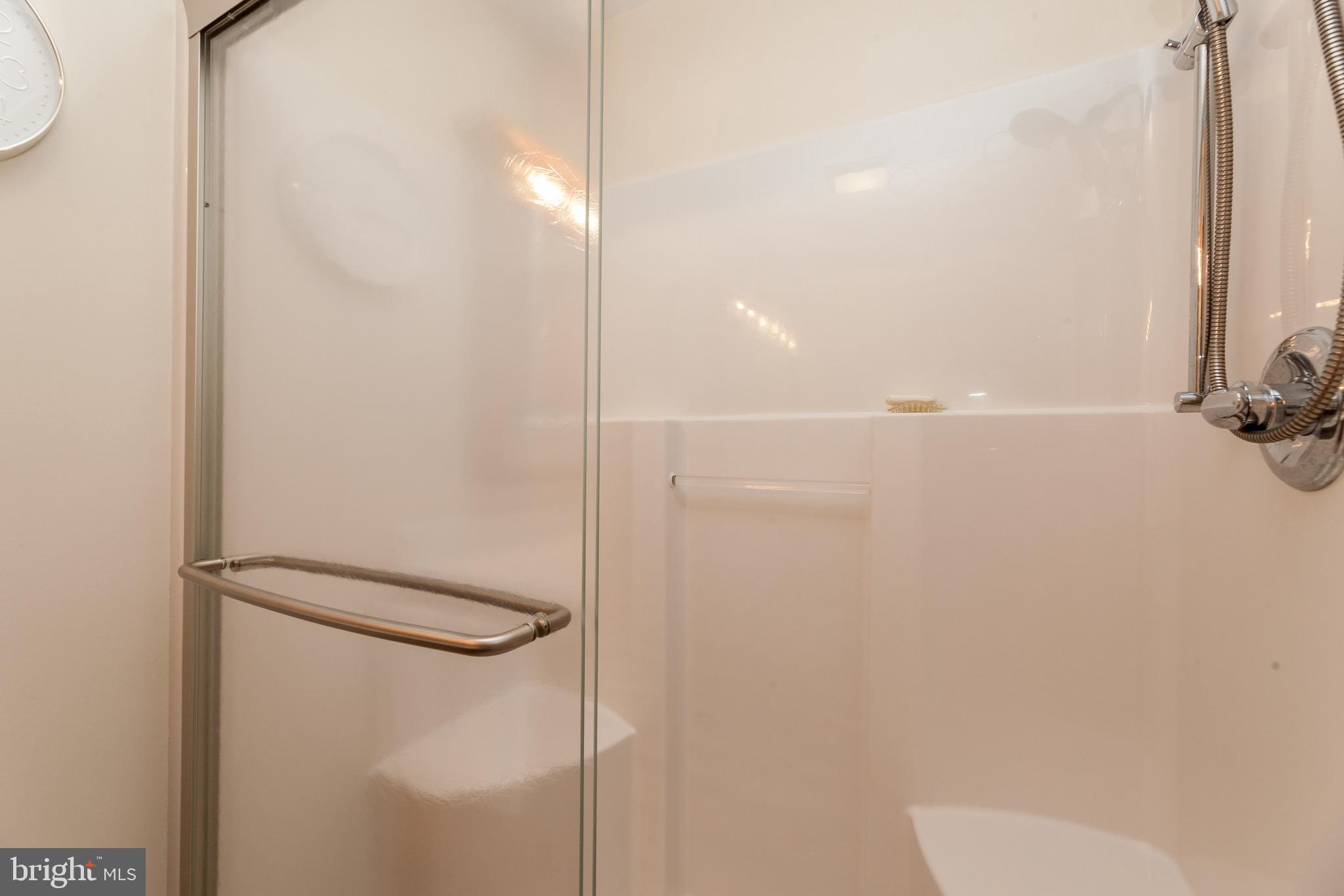 11104 Park Ridge Road Fredericksburg, VA 22408 - Photo 58 of 76 Full Bath with shower with seat bench
