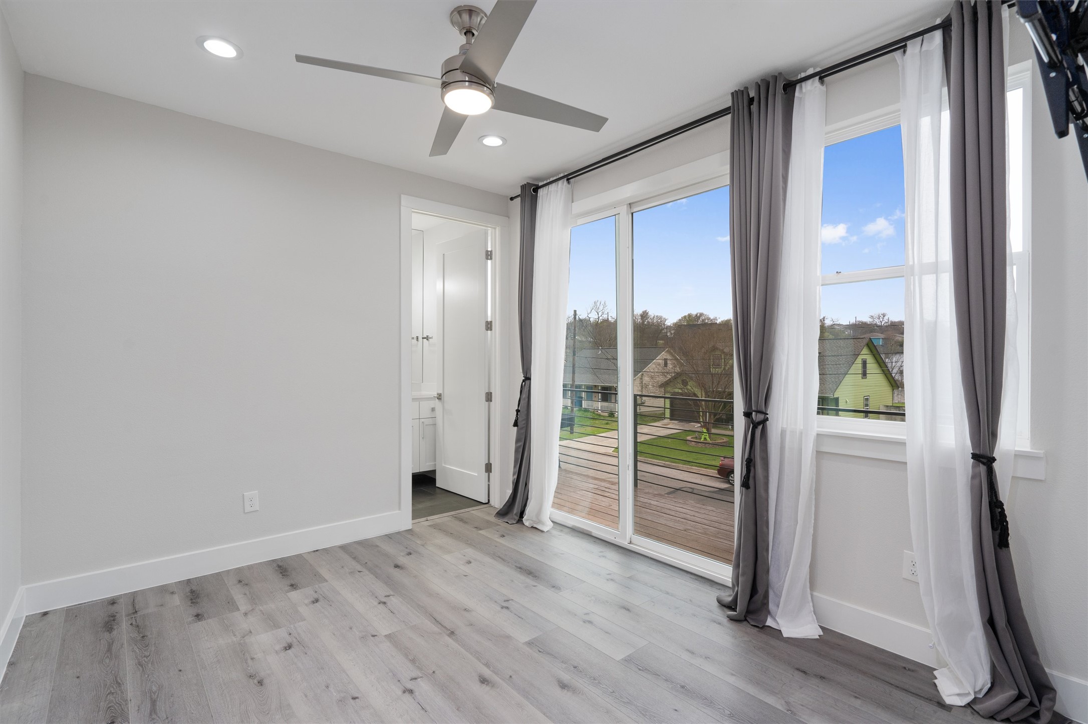 3919 East 16th Street, Unit 2 Austin, TX 78721 - Photo 15 of 22