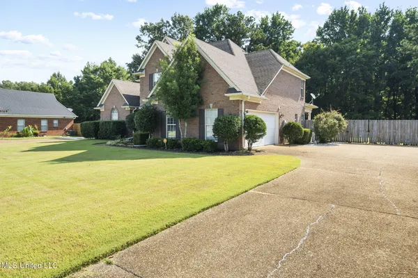 $389,900 | 2210 Westwind Drive, Nesbit, MS 38651