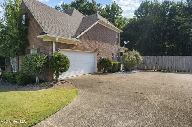 $389,900 | 2210 Westwind Drive, Nesbit, MS 38651