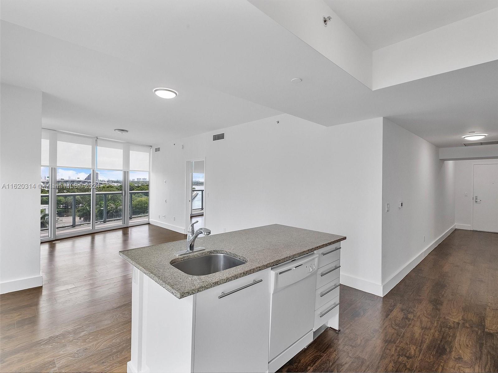 888 Biscayne Boulevard, Unit 612 Miami, FL 33132 - Photo 11 of 27