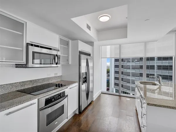 $738,000 | 888 Biscayne Boulevard, Unit 612, Miami, FL 33132