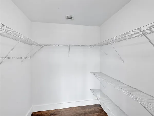 $738,000 | 888 Biscayne Boulevard, Unit 612, Miami, FL 33132