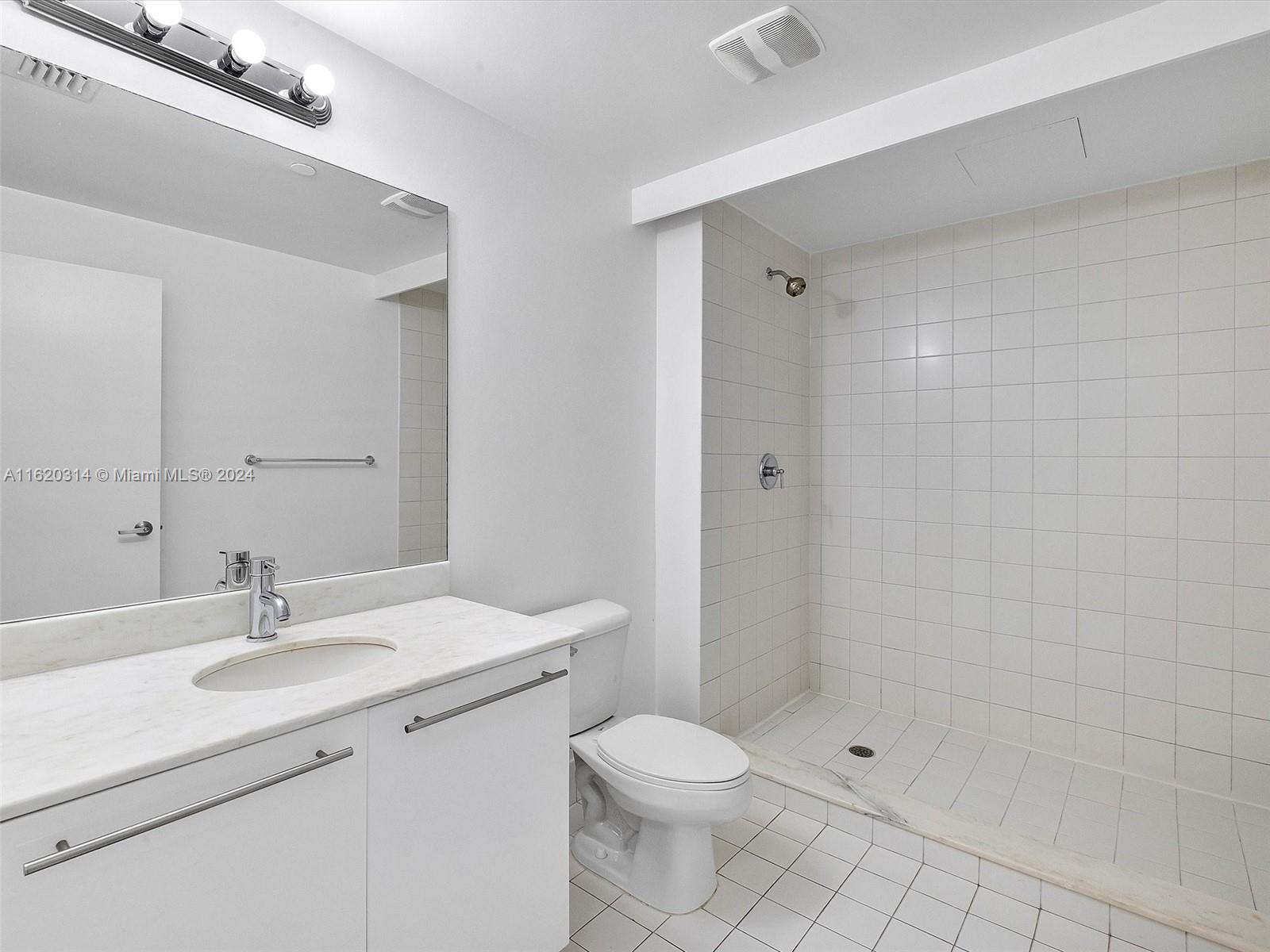 888 Biscayne Boulevard, Unit 612 Miami, FL 33132 - Photo 16 of 27